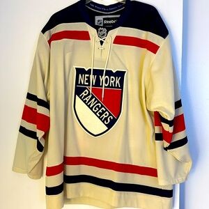 Authentic New York Ranger winter classic Ryan Callahan Jersey, size L.
